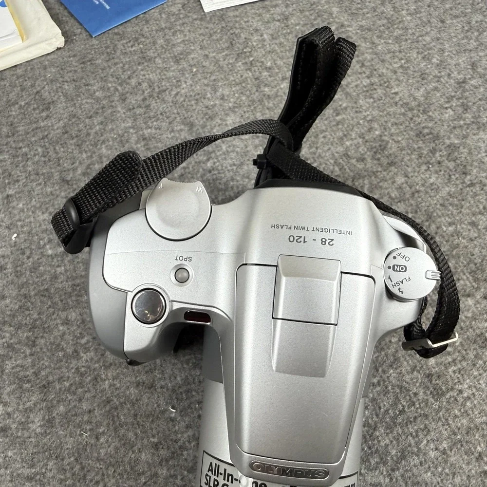 Olympus IS-500 35mm SLR Film Camera 28-120mm 4x Silver Tested‎ Working